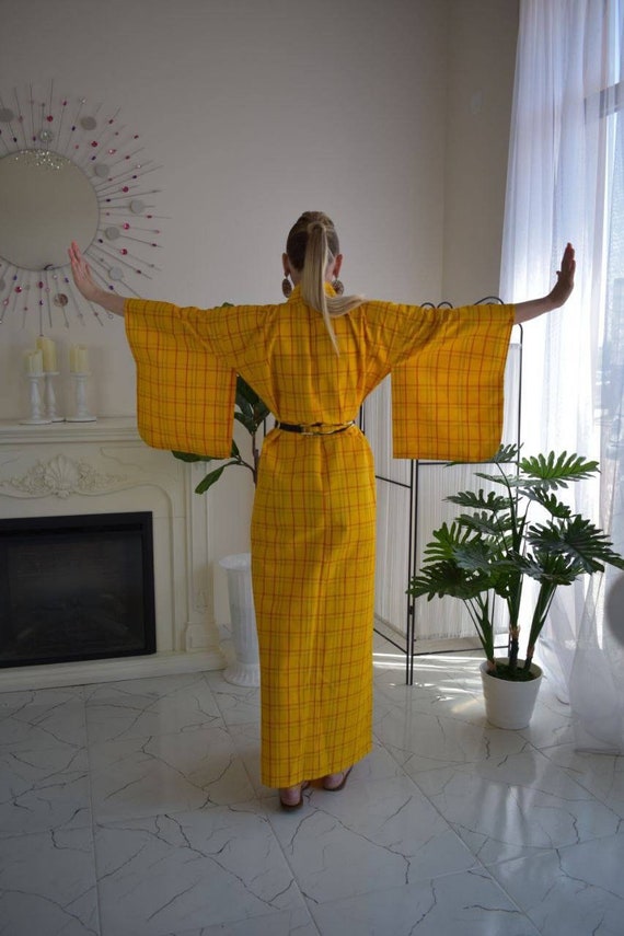 Kimono robe vintage for sale, Japanese traditiona… - image 4