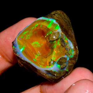 Opale éthiopienne Welo Fire 100% naturelle de qualité supérieure, de forme fantaisie, brute, en vrac, 52 carats, idéale pour la fabrication de bijoux.