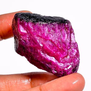 Ongelooflijke hoogwaardige kwaliteit 100% natuurlijke robijn zoisiet mooie vorm ruwe losse edelsteen voor het maken van sieraden 309,5 kt. 47 x 30 x 24 mm BB-356