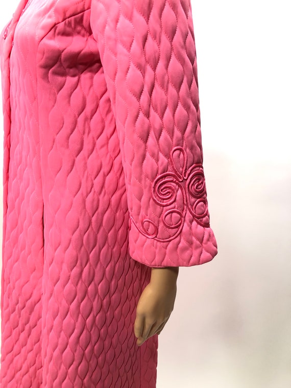 Womens 60’s hot pink quilted robe by Loungees - image 7