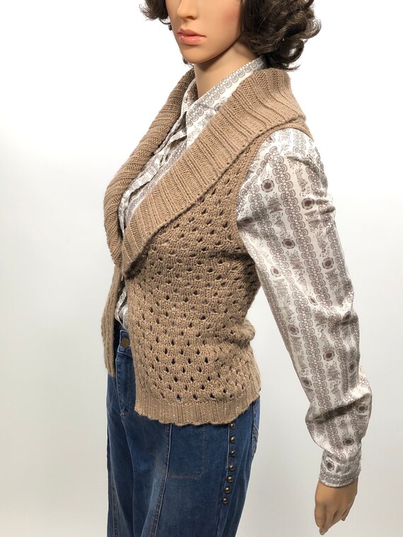 Late 1970s sleeveless knit vest - image 2