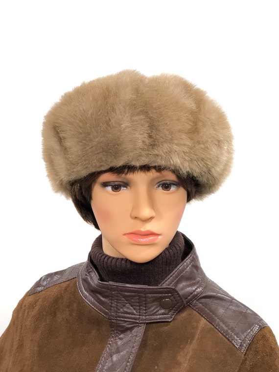 Womens 1970s faux fur tam hat