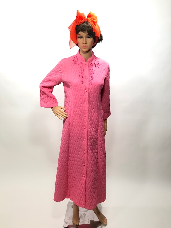 Womens 60’s hot pink quilted robe by Loungees
