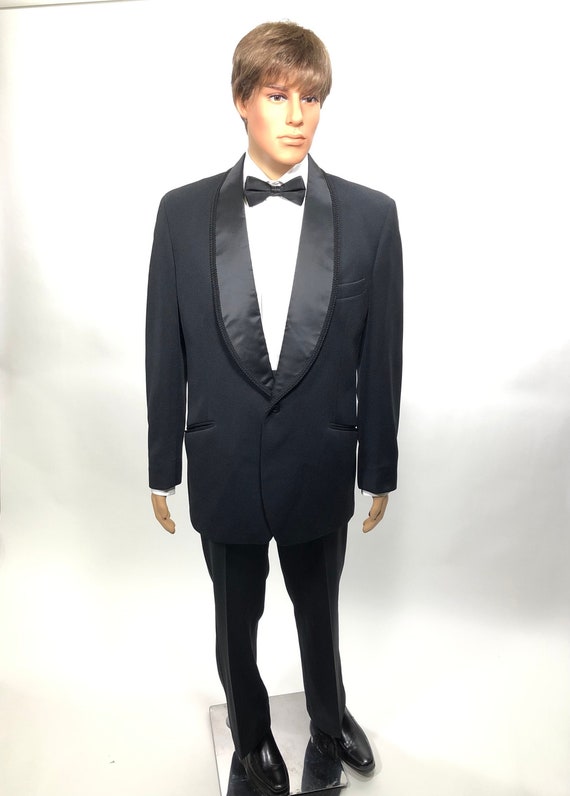 Mens vintage 70’s tuxedo made in England by Alexan