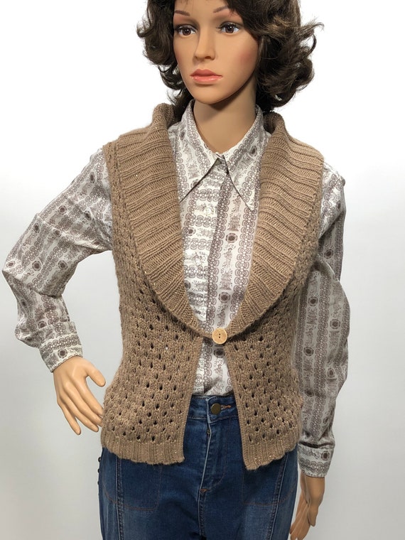 Late 1970s sleeveless knit vest - image 1