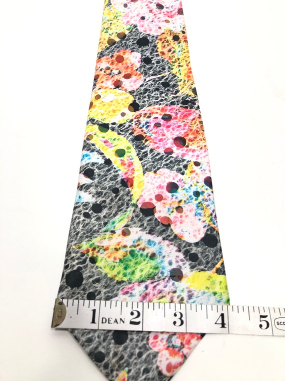 1980s necktie with pastel watercolor design