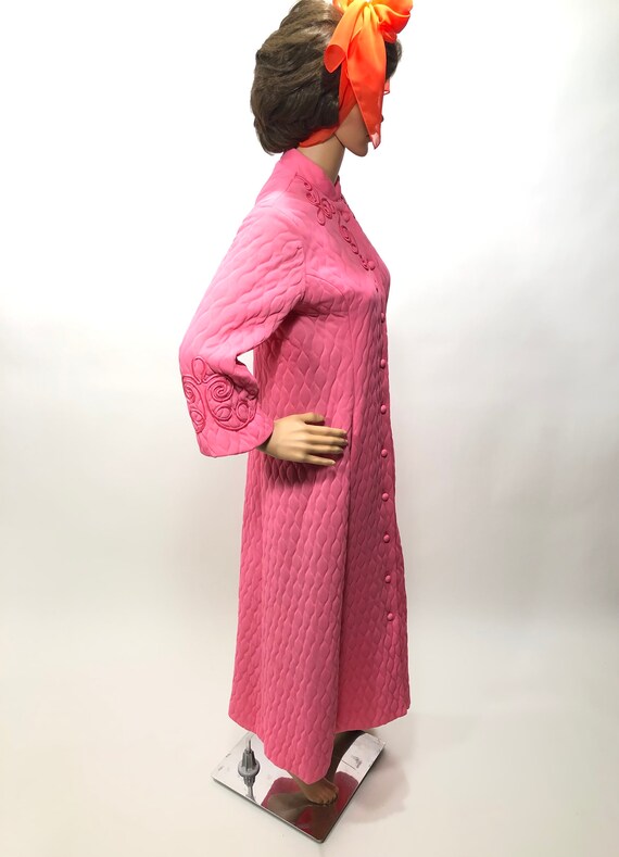 Womens 60’s hot pink quilted robe by Loungees - image 3