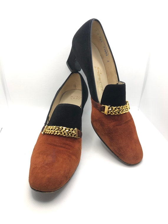 Spectrums by Selby suede pumps