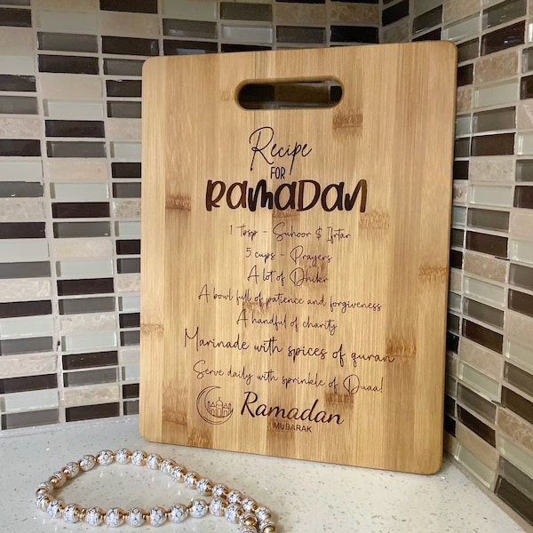 Personalized Ramadan Cutting Board, Engraved Cutting Board, Ramadan Gift, Islamic Kitchen Gift, Engraved Cutting Board, Housewarming Gift,