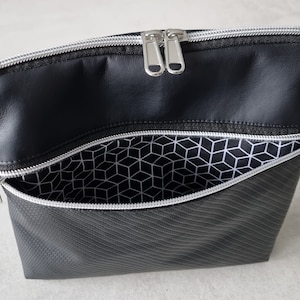 Elegante Umhängetasche / Crossbodybag aus Kunstleder in schwarz Bild 1