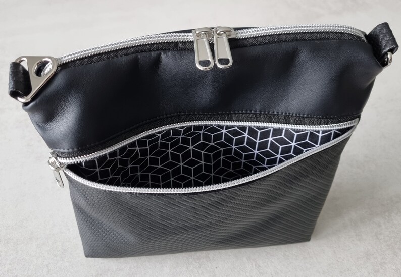 Elegante Umhängetasche / Crossbodybag aus Kunstleder in schwarz Bild 1