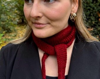 Handgestrickter Mini-Schal/Halstuch – inspiriert vom Sophie Scarf  – verschiedene Farben, hochwertiges Material