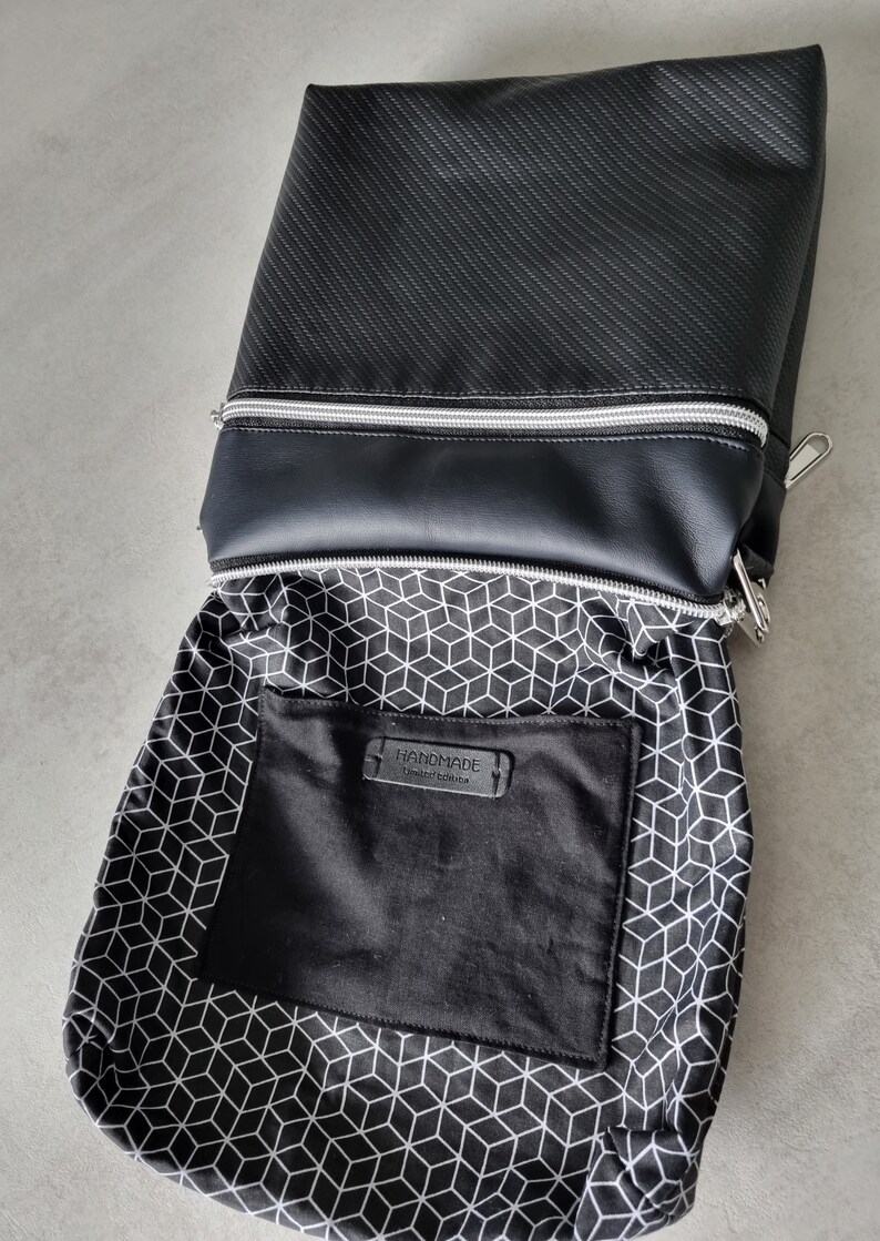 Elegante Umhängetasche / Crossbodybag aus Kunstleder in schwarz Bild 4