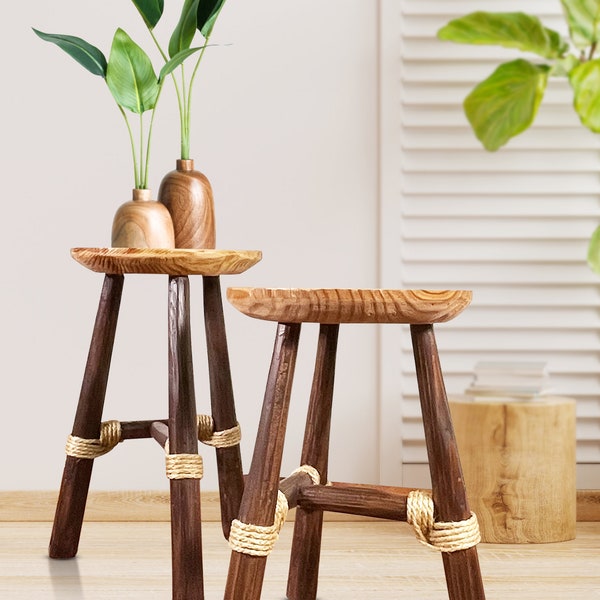 Taburete de madera hecho a mano: taburete macizo con detalles de cuerda