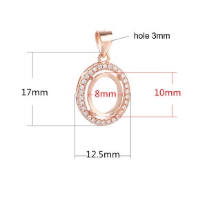 K&ouml;nnte beinhalten: Rosenvergoldeter Anh&auml;nger mit einer runden Zargenfassung f&uuml;r einen 8 mm Stein. Der Anh&auml;nger ist 17 mm hoch und 12,5 mm breit. Das Loch f&uuml;r die &Ouml;se ist 3 mm.