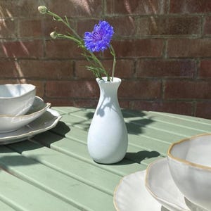 Small White Bud Vase wedding table mini matte ceramic vase stoneware boho nordic curved pattern shallow neck vase for fresh or dried flowers