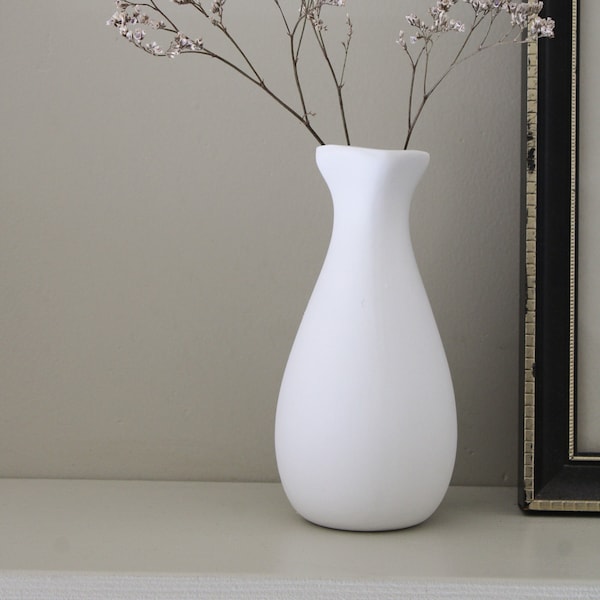 Small White Bud Vase mini matte ceramic bud vase stoneware vase boho nordic country decor curved pattern shallow neck dried flowers neutral