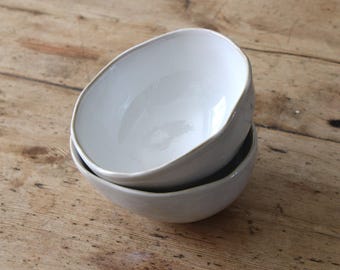 Tapas Teller 2er Set Schälchen weiß beige unregelmäßige neutrale Reaktivglasur Kleine Prise Schale Salz & Pfefferschale niedliches Muttertagsgeschenk