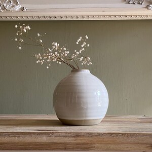 small round white vase boho style bedroom decor beige clay stoneware vase bud vase ceramic side table vase mothers day gift round bud vase country style