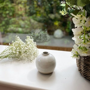 Small Round Ceramic bud Vase Natural Clay White reactive Glaze for dried flowers fresh flowers beige cream decorative vase image 3