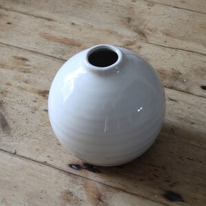 small round white vase boho style bedroom decor beige clay stoneware vase bud vase ceramic side table vase mothers day gift round bud vase country style