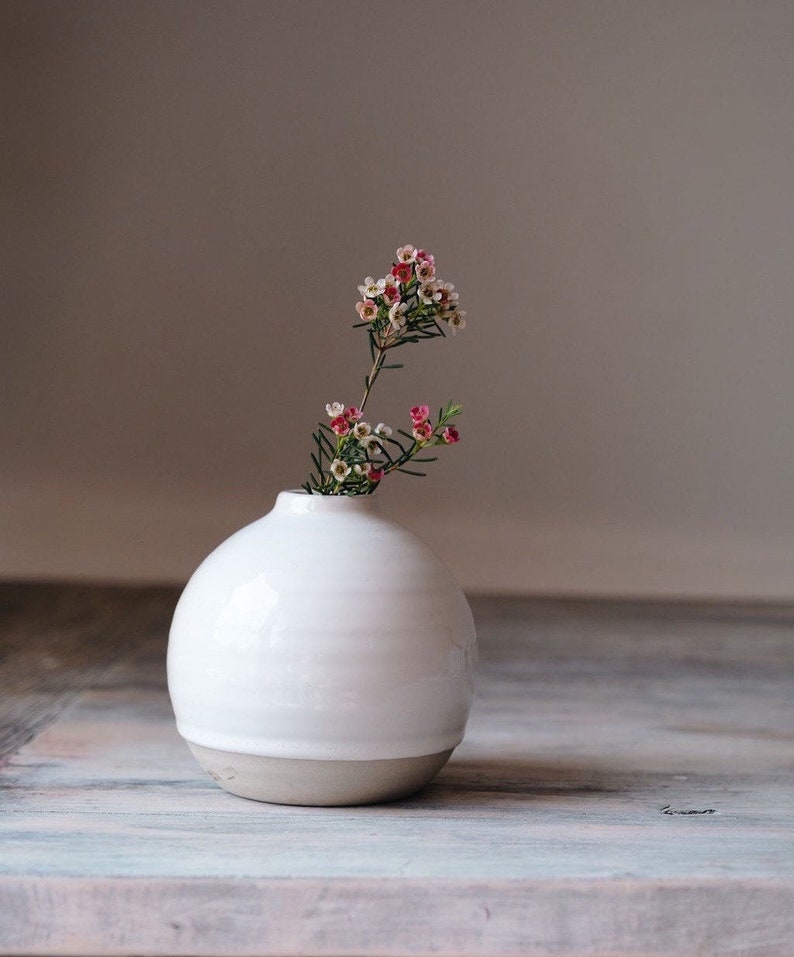 small round white vase boho style bedroom decor beige clay stoneware vase bud vase ceramic side table vase mothers day gift round bud vase country style