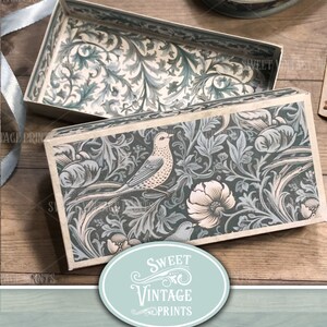 Puede incluir: Plantilla de caja imprimible con un dise&ntilde;o vintage de p&aacute;jaro y flores. La caja est&aacute; hecha de cart&oacute;n y tiene un color marr&oacute;n claro. El dise&ntilde;o est&aacute; en tonos azules y verdes.