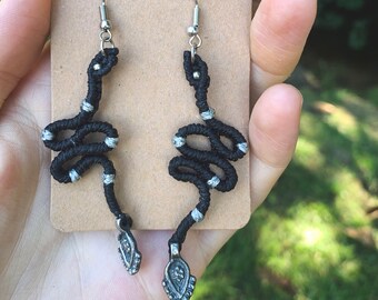 Silver Snake Earrings - Samhain/Halloween - Micromacrame Jewelry - Witchy Macrame Earrings