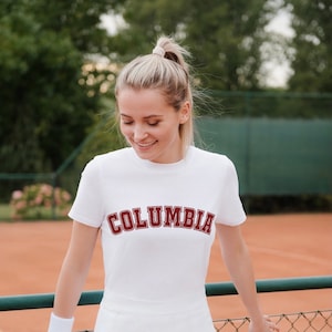 Camiseta unissex Columbia; Camiseta de viagem, camiseta Wanderlust, camiseta Jet Setter, camisetas de férias para ela, camisetas de cidade para ele