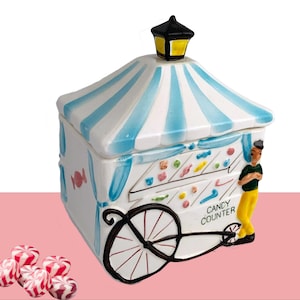Vintage Mid-Century Kitsch Ceramic Candy Counter Cart Kiosk Lidded Box E-575, Napco Originals, Japonia Kolekcjonerska Dekoracja Domu
