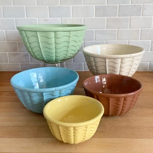 Seltenes Vintage Set mit fünf verschachtelten Keramik-Rührschüsseln 308, Robinson Ransbottom, USA 1940er Jahre Bauernhaus Country Kitchen Geschirr Bäcker Geschenk