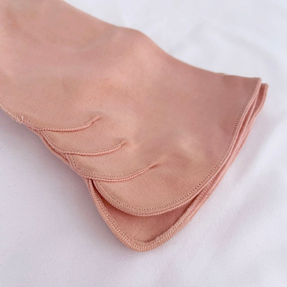 Vintage Rose Pink Cotton Gloves w/ Scalloped Spli… - image 3