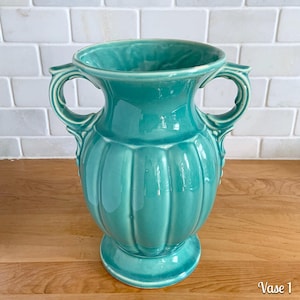 Vintage Art Deco Türkis Grün Dekorative Griffe gerippte Vase, McCoy Keramik, Kunstkeramik Geschenk Wohnkultur