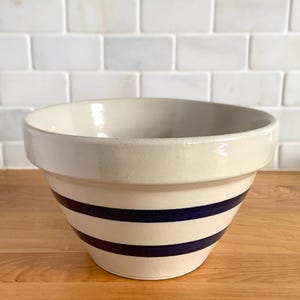 Vintage Williamsburg Blue Striped Stoneware Mixing Bowl: Robinson Ransbottom Pottery Farmhouse Kitchen