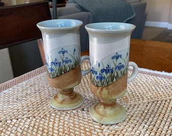 Juego de 2 tazas de café o té de cerámica con pedestal de lirio, pintadas a mano, de 7 oz, de OTAGIRI - Usadas