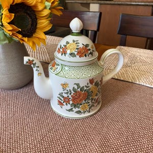 VILLEROY & BOCH Discontinued Design Summer Day 6 Cup Coffee Pot and Lid - Preowned