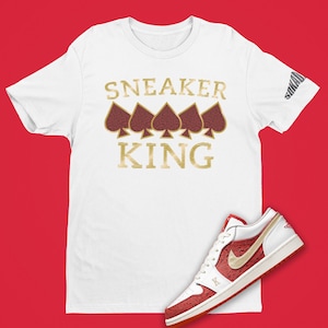 Air Jordan 1 Low Spades Sneaker King T-Shirt Uomo, Spade SVG, Regalo Gioco di Carte, Retro 1 Camicia