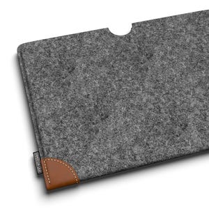 Felt sleeve for reMarkable Paper Pro (2024) with LEATHER, 12 colours, UK made, custom fit