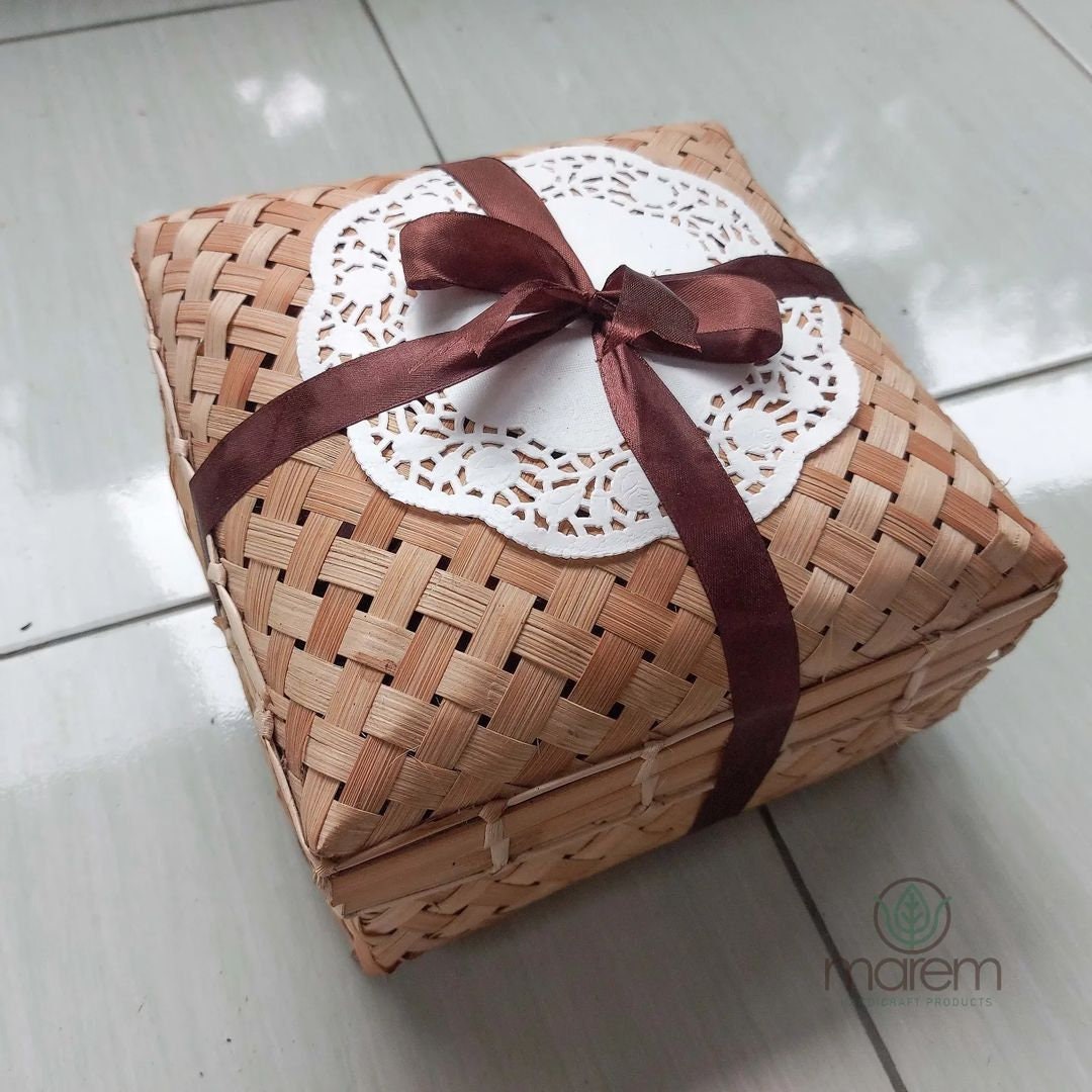 Hamper Pac Eco-friendly Bamboo Woven Hamper Pack With Teak Wood Utensils - Perfect ...
