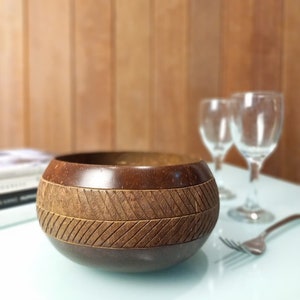 Set of 4 : Natural Coconut Bowl, Eco-Friendly Salad Bowl, Handcrafted from Coconut Shell