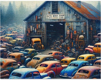 Op de afbeelding: Een vintage autowerkplaats met een bord met de tekst "Auto Body Shop" en een verzameling vintage auto's in verschillende staat van reparatie. De auto's staan voor de werkplaats en sommige zijn gedeeltelijk gedemonteerd.