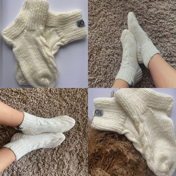Chaussettes en tricot faites à la main Chaussettes en laine Main