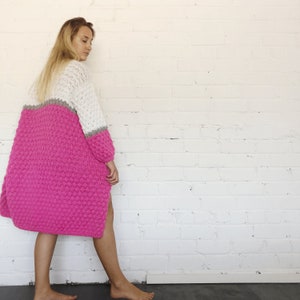 Long sleeve knitted cardigan, maxi cardigan jacket, chunky hand knitted cardigan, sustainable knitwear for autumn, pink soft cardigan image 2