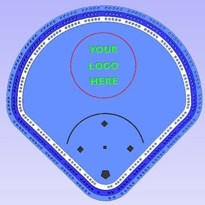 Puede incluir: Un diseño de campo de béisbol azul y blanco con un círculo en el centro que dice "YOUR LOGO HERE" en texto verde. El campo tiene un contorno negro y cuatro diamantes negros.