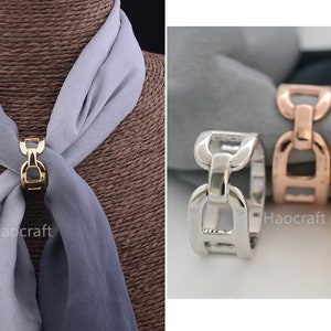  SYWDUDUCLT Scarf Ring，Scarf clip for women's shawl, Silk  Neckerchief, Tshirt, Medium size,gold/sivler,2Pcs : Clothing, Shoes &  Jewelry