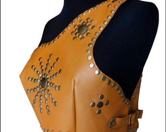 Sujetador guerrero de cuero hecho a mano y tachuelas de latón: Top gótico para festivales y cosplay.