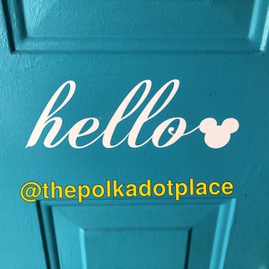 Décalcomanie de porte Hello inspirée de Disney, décalcomanie de porte, hello door, porte de disney, maison de disney, mickey, minnie,