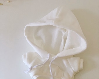 Hoodie mit verstellbaren Schnüren und dekorativer Tasche, Für 20 cm Plüschpuppe, Baumwollmischung, Volltonfarbe: Weiß
