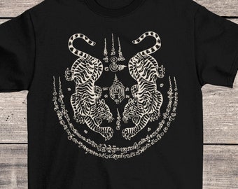 Thai Tiger Sak Yant Tattoo | Sacred Yantra Protection, Strength, Power | Muay Thai, MMA Warrior, Fighter, Thai Folklore Graphic Art T-Shirt