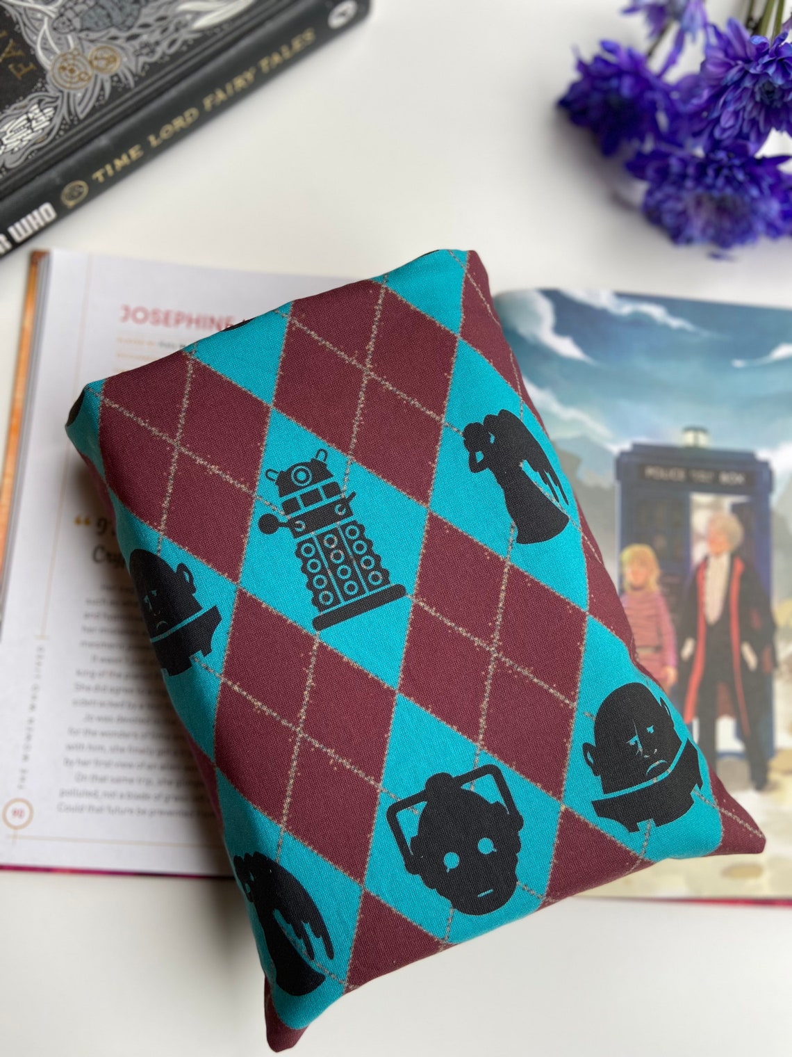 Whovian Argyle Villain Book Sleeve Padded Protector Cover | Etsy